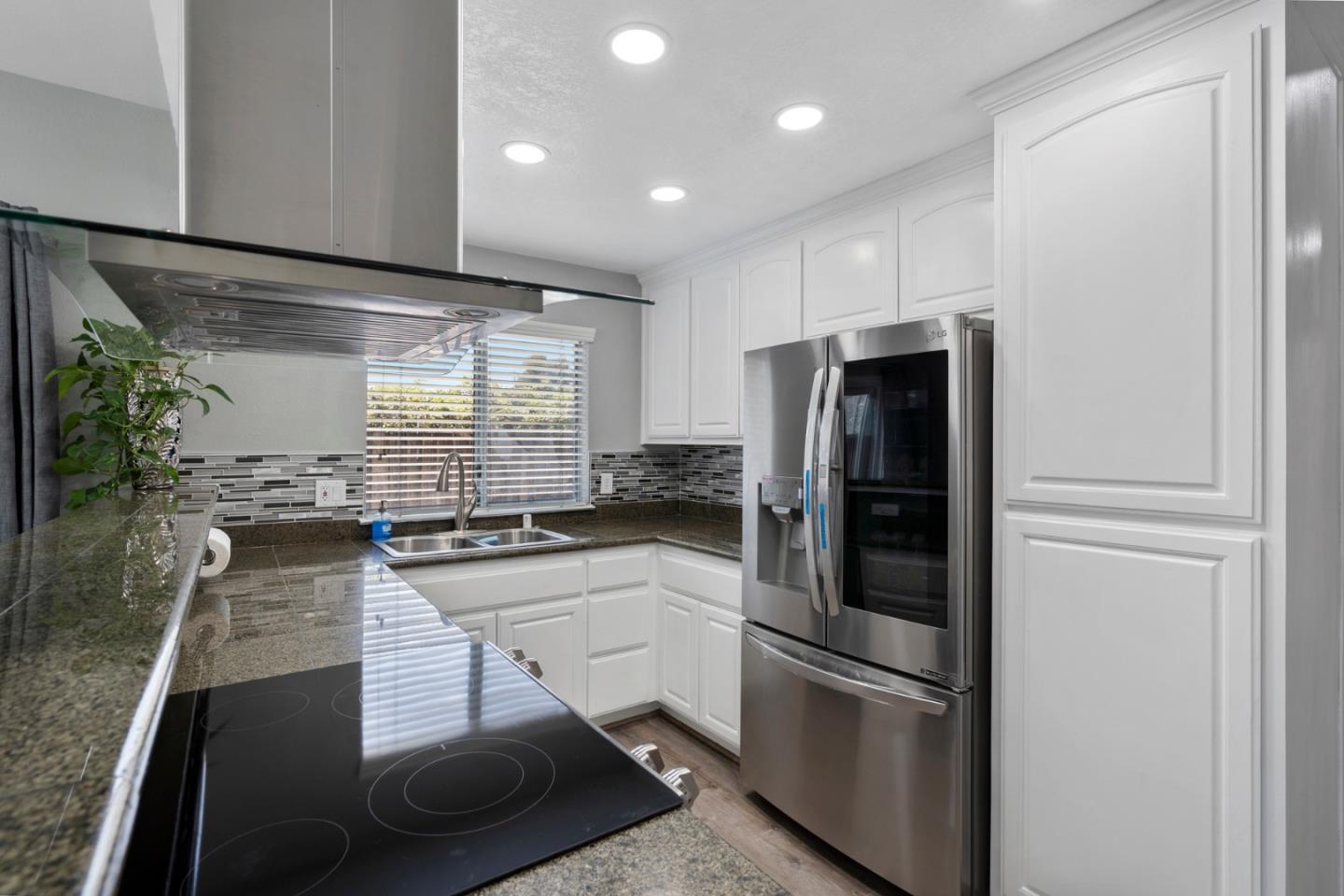 198 Rothrock Drive San Jose, CA 95116 - Photo 5 of 24