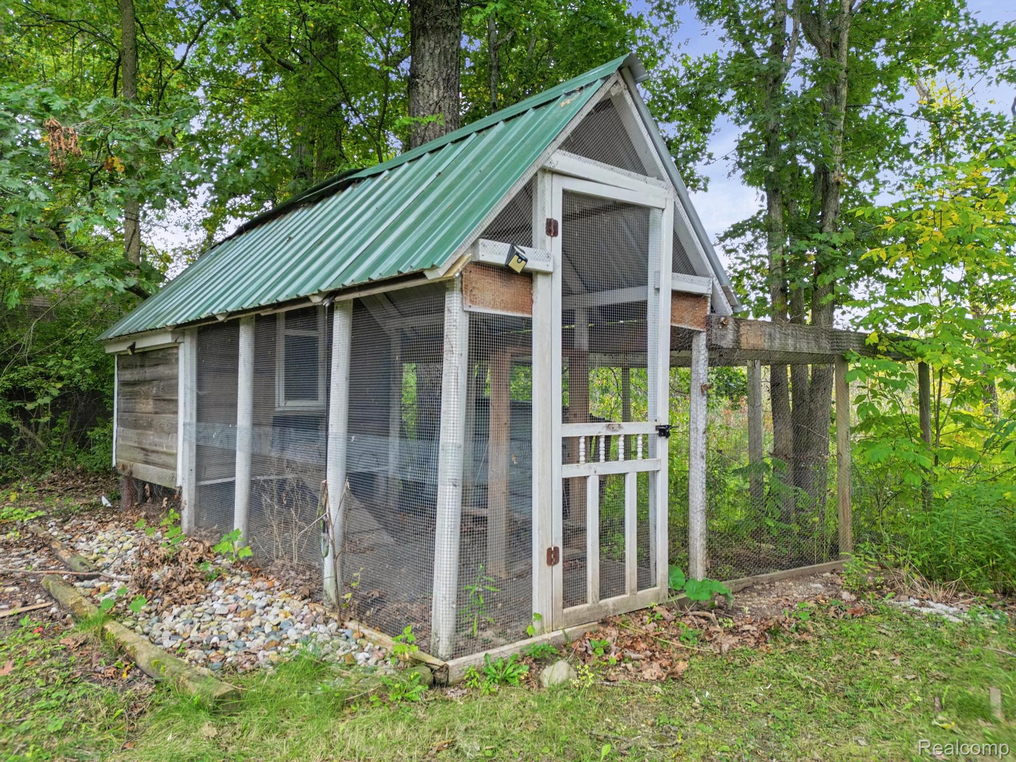 11897 Shaffer Road Davisburg, MI 48350 - Photo 48 of 55 Chicken Coop