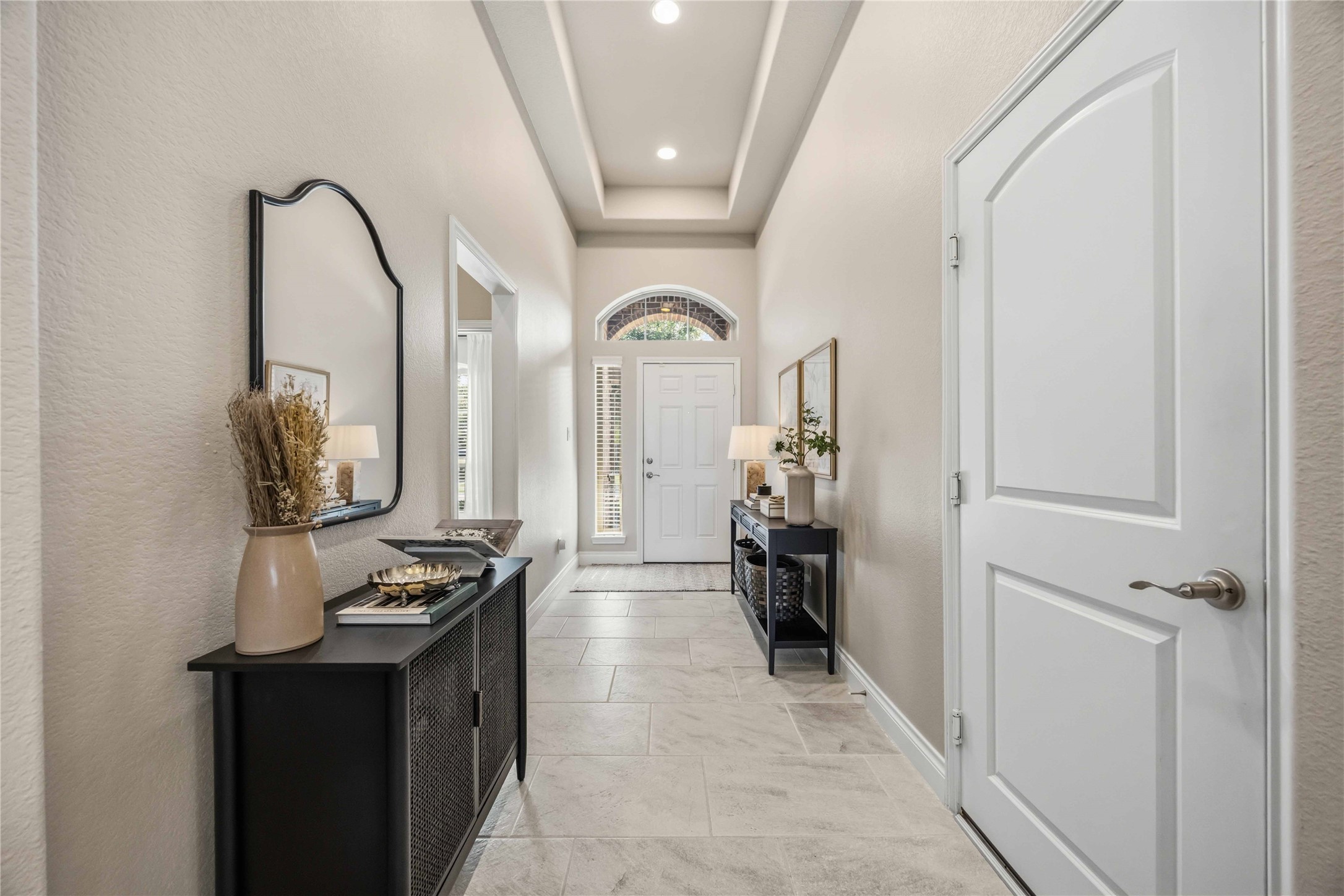 2909 Oakmist Ridge Lane Pearland, TX 77584 - Photo 4 of 25 Entryway