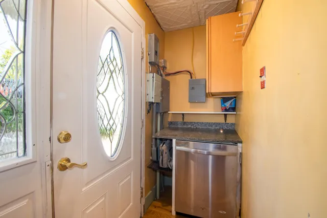 $925,000 | 53 Commercial Street, Boothbay Harbor, ME 04538