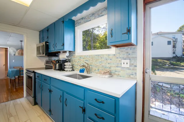 $925,000 | 53 Commercial Street, Boothbay Harbor, ME 04538