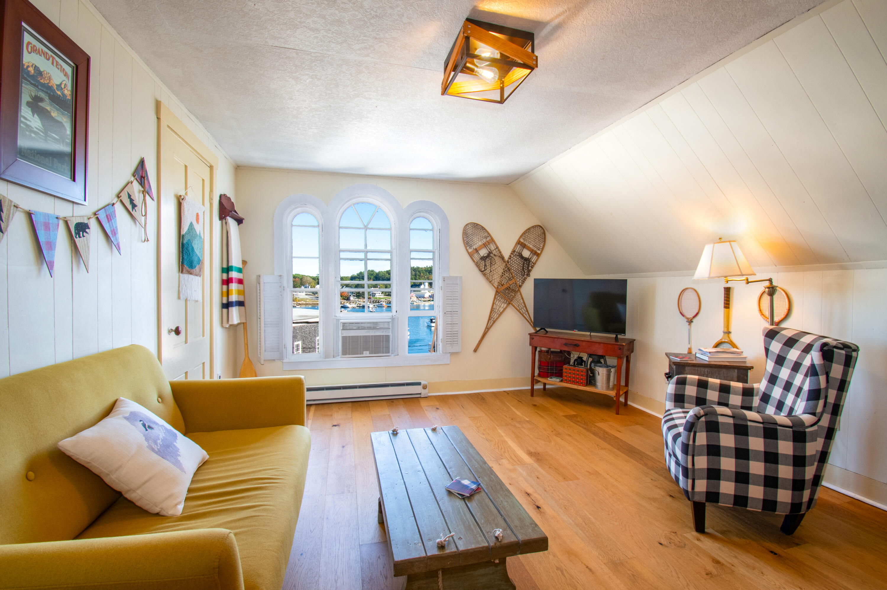 53 Commercial Street Boothbay Harbor, ME 04538 - Photo 42 of 94 53CommercialSt.BoothbayHarbor-39