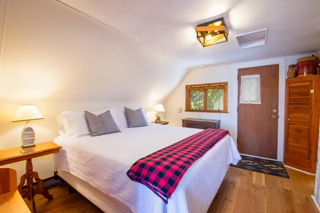 $925,000 | 53 Commercial Street, Boothbay Harbor, ME 04538