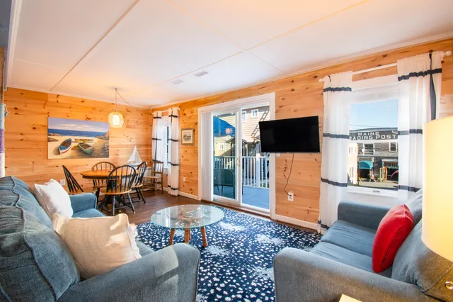 $925,000 | 53 Commercial Street, Boothbay Harbor, ME 04538