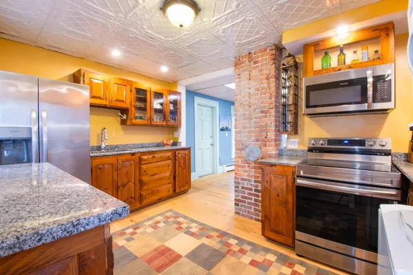 $849,000 | 53 Commercial Street, Boothbay Harbor, ME 04538