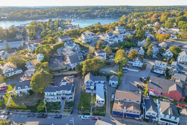 $925,000 | 53 Commercial Street, Boothbay Harbor, ME 04538