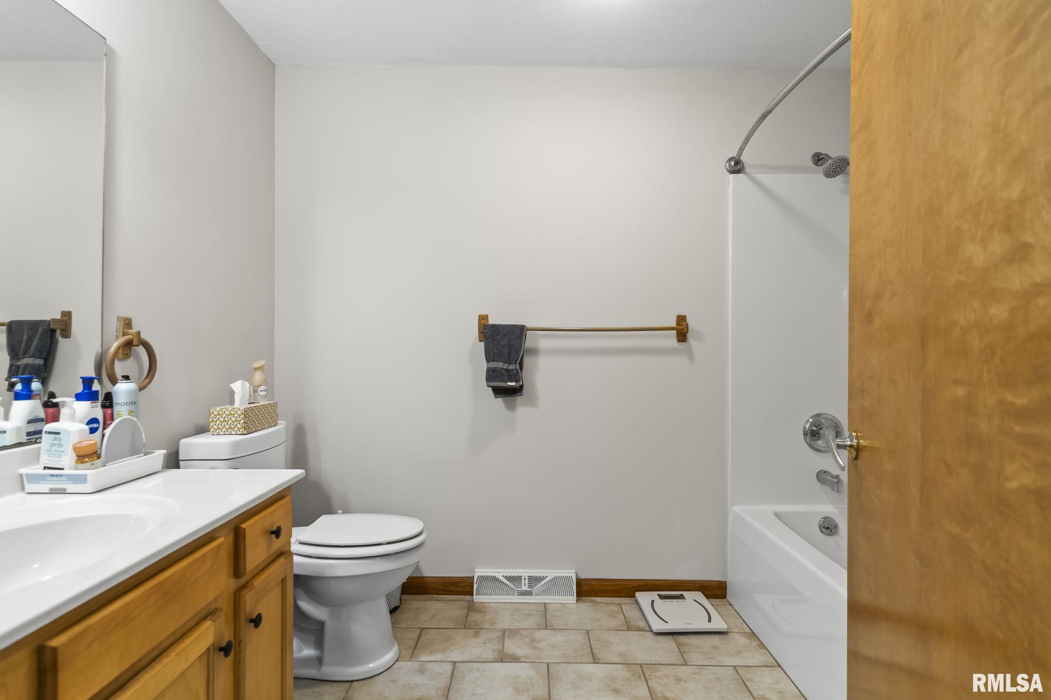 3513 Crystal Lake Drive Springfield, IL 62711 - Photo 27 of 39