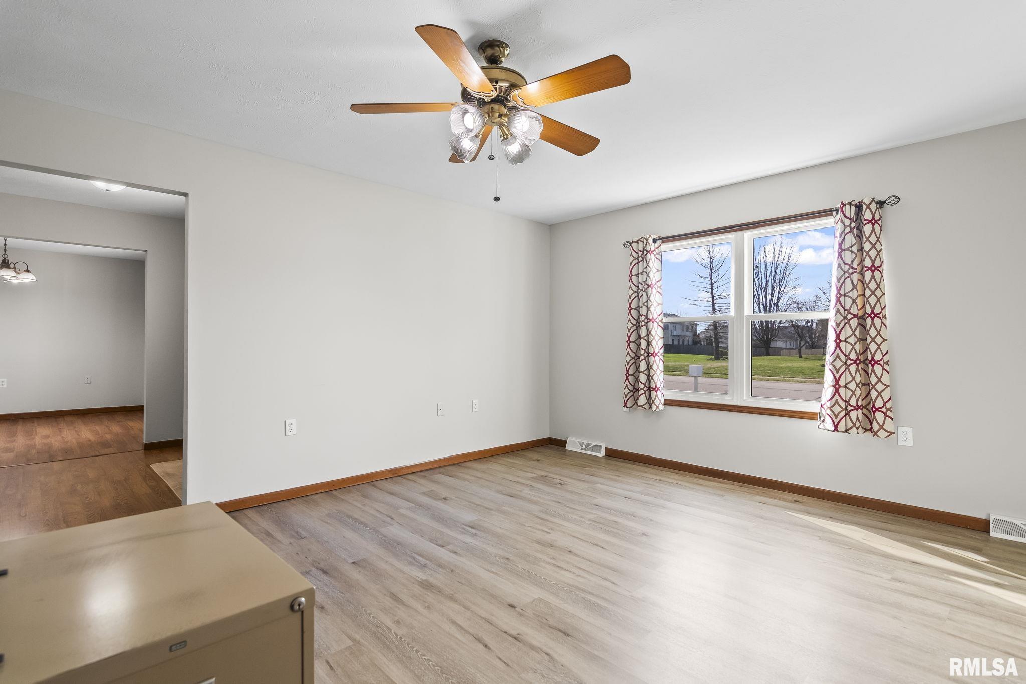 3513 Crystal Lake Drive Springfield, IL 62711 - Photo 5 of 39