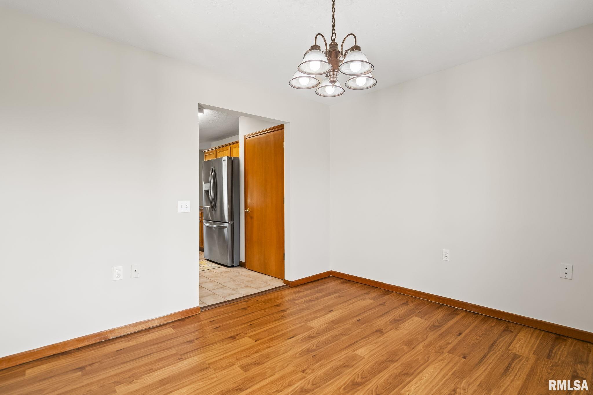 3513 Crystal Lake Drive Springfield, IL 62711 - Photo 10 of 39