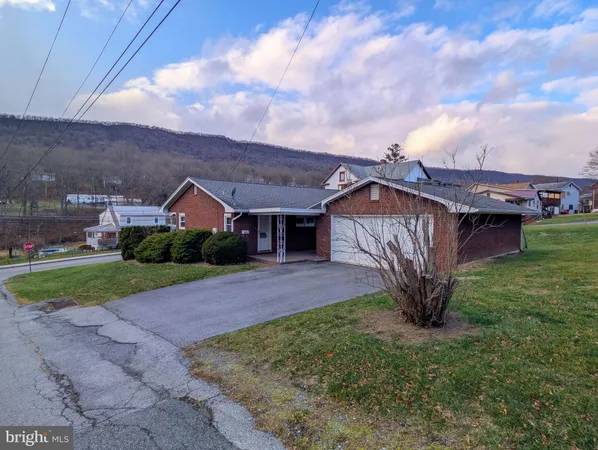 $210,000 | 619 North Spring Street, Everett, PA 15537
