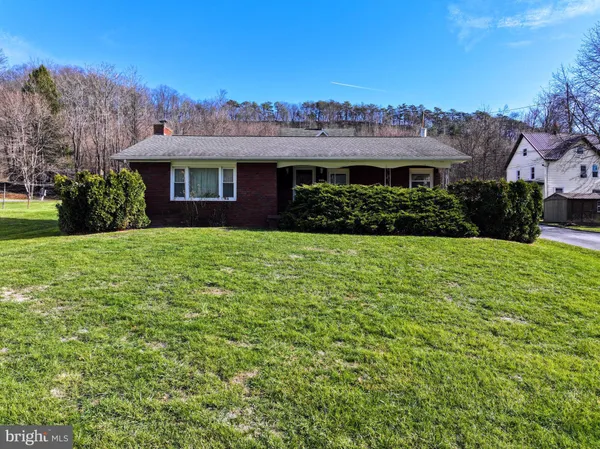 $210,000 | 619 North Spring Street, Everett, PA 15537