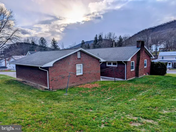 $210,000 | 619 North Spring Street, Everett, PA 15537