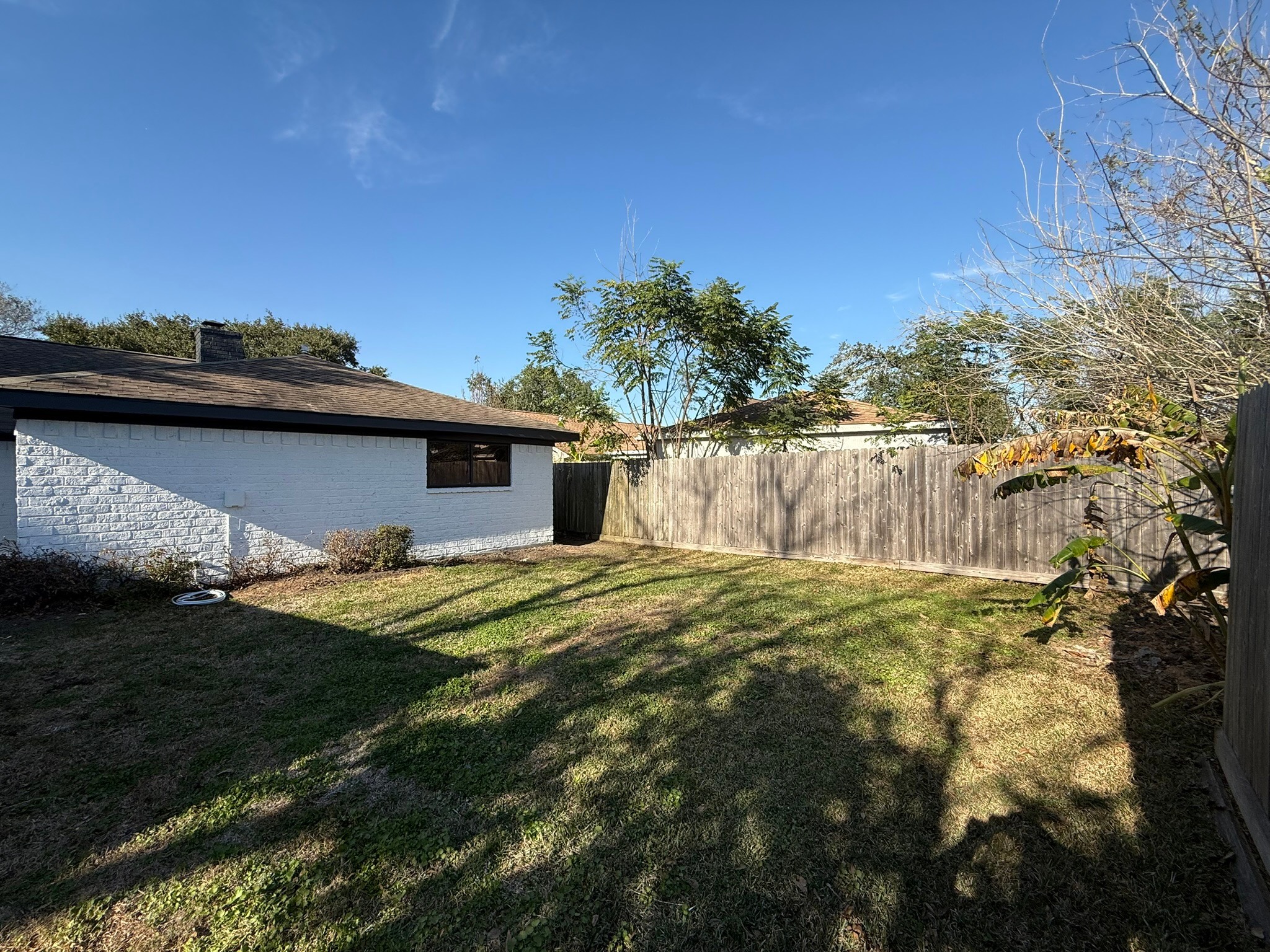 10130 Sagedale Drive Houston, TX 77089 - Photo 32 of 36 a backyard of a house