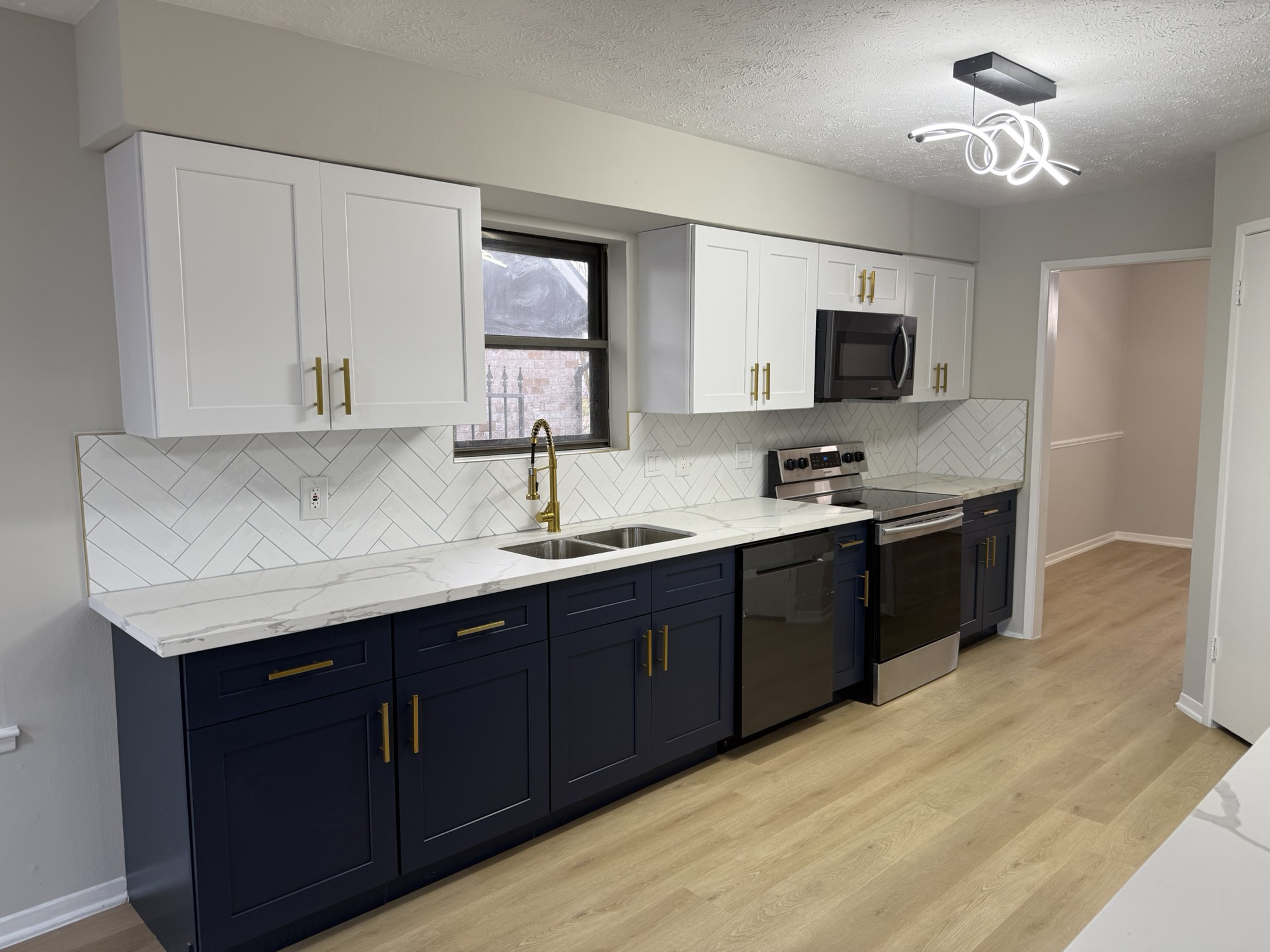 10130 Sagedale Drive Houston, TX 77089 - Photo 5 of 36