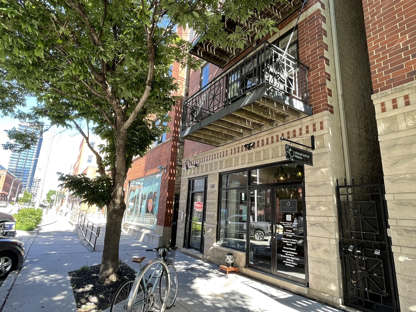 1048 West Fulton Street, Unit 2 Chicago, IL 60607 - Photo 2 of 22 not sure