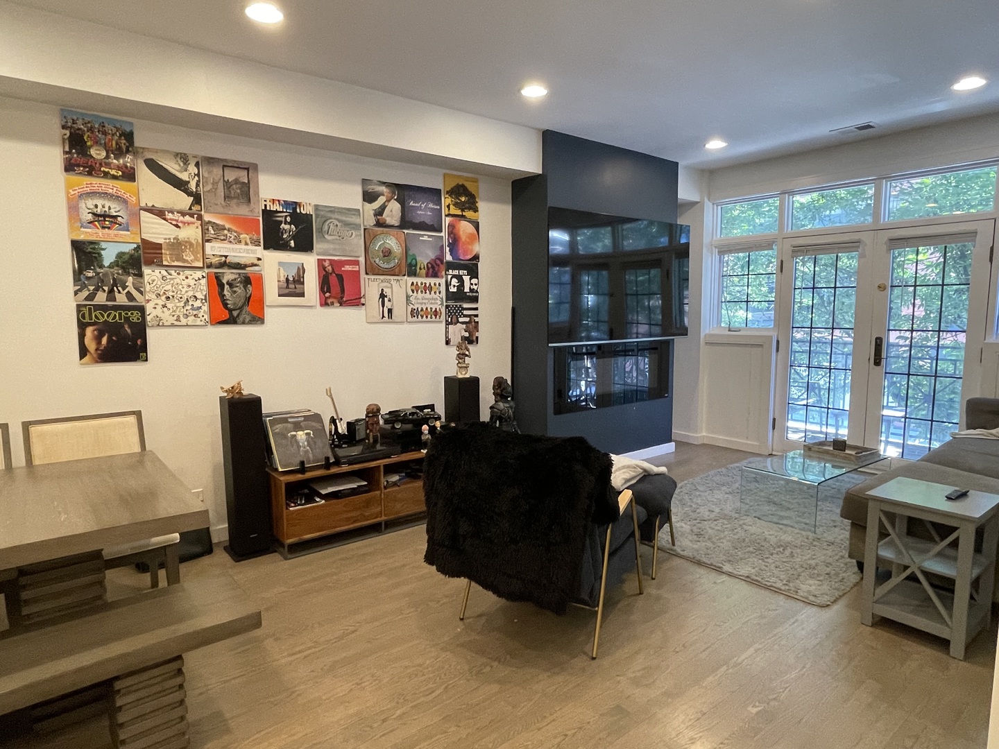 1048 West Fulton Street, Unit 2 Chicago, IL 60607 - Photo 3 of 22 a living room with furniture cabinets and window
