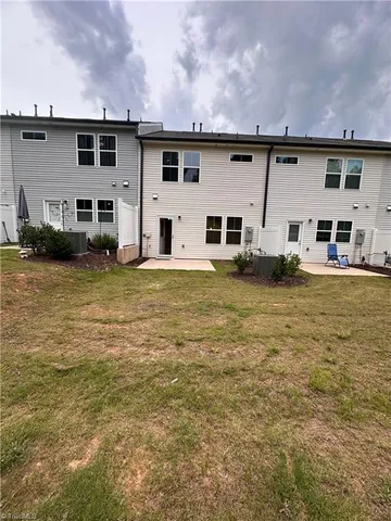 $1,900 | 891 Falls Grove Trail, High Point, NC 27265