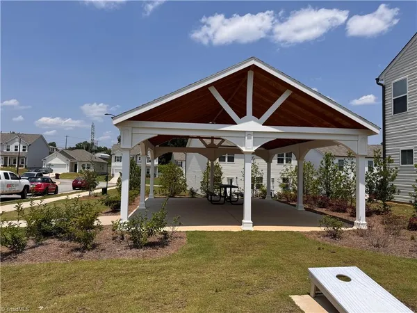 $1,700 | 891 Falls Grove Trail, High Point, NC 27265