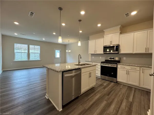 $1,700 | 891 Falls Grove Trail, High Point, NC 27265