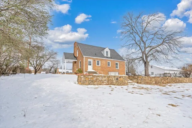 $1,950 | 32 Upland Drive, Salem, VA 24153