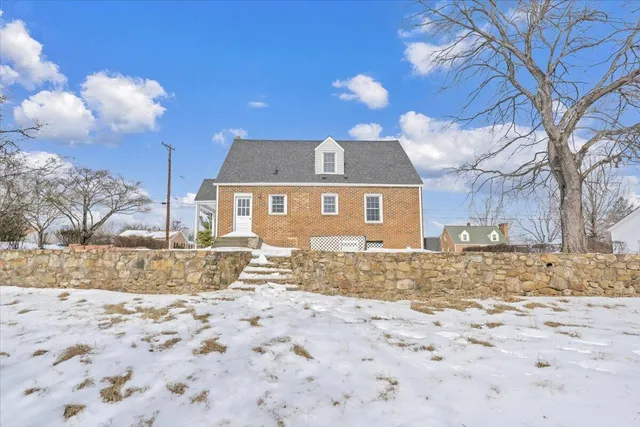 $1,950 | 32 Upland Drive, Salem, VA 24153