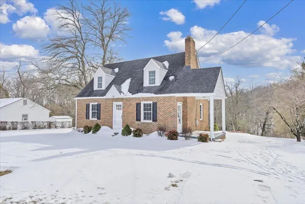 $1,950 | 32 Upland Drive, Salem, VA 24153