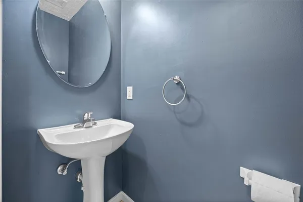 $2,900 | 120 Hummingbird Way, Henrietta, NY 14586