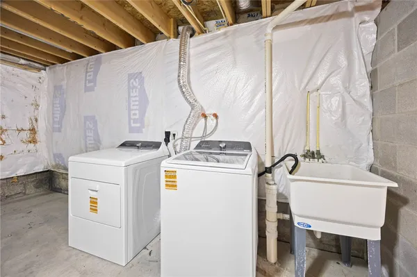 $2,900 | 120 Hummingbird Way, Henrietta, NY 14586