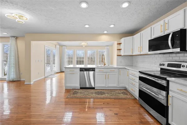 $2,900 | 120 Hummingbird Way, Henrietta, NY 14586