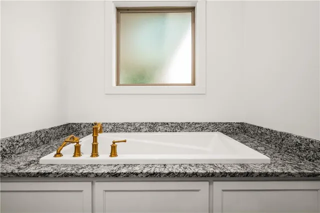 $342,000 | 709 Sunrise Drive, Deville, LA 71328