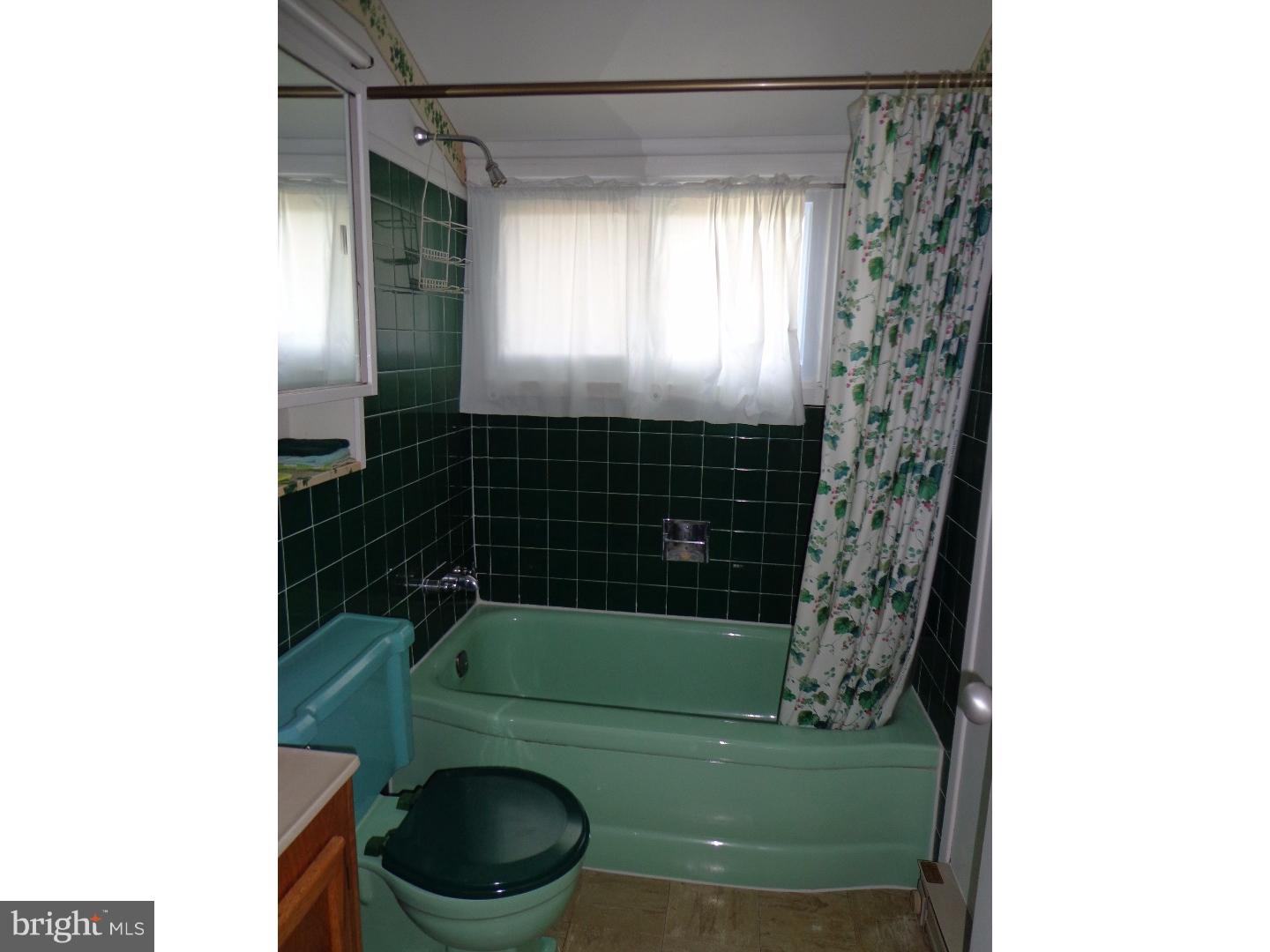 23 Indigo Road Levittown, PA 19057 - Photo 12 of 20 Gallery Image 12
