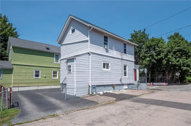 $695,000 | 26 Prescott Hall Road, Newport, RI 02840