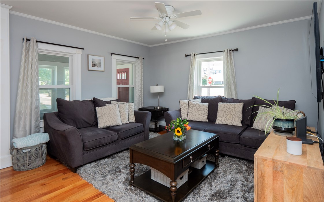 26 Prescott Hall Road Newport, RI 02840 - Photo 9 of 43