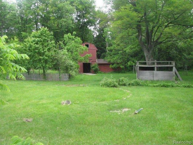 23684 Berg Road Southfield, MI 48033 - Photo 10 of 11 IMG_0951