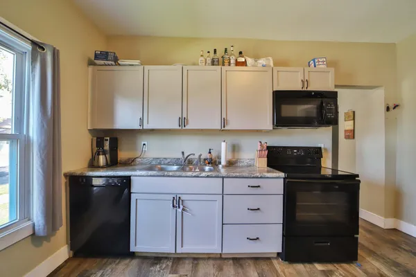 $194,900 | 801 South 6th Street, Brainerd, MN 56401
