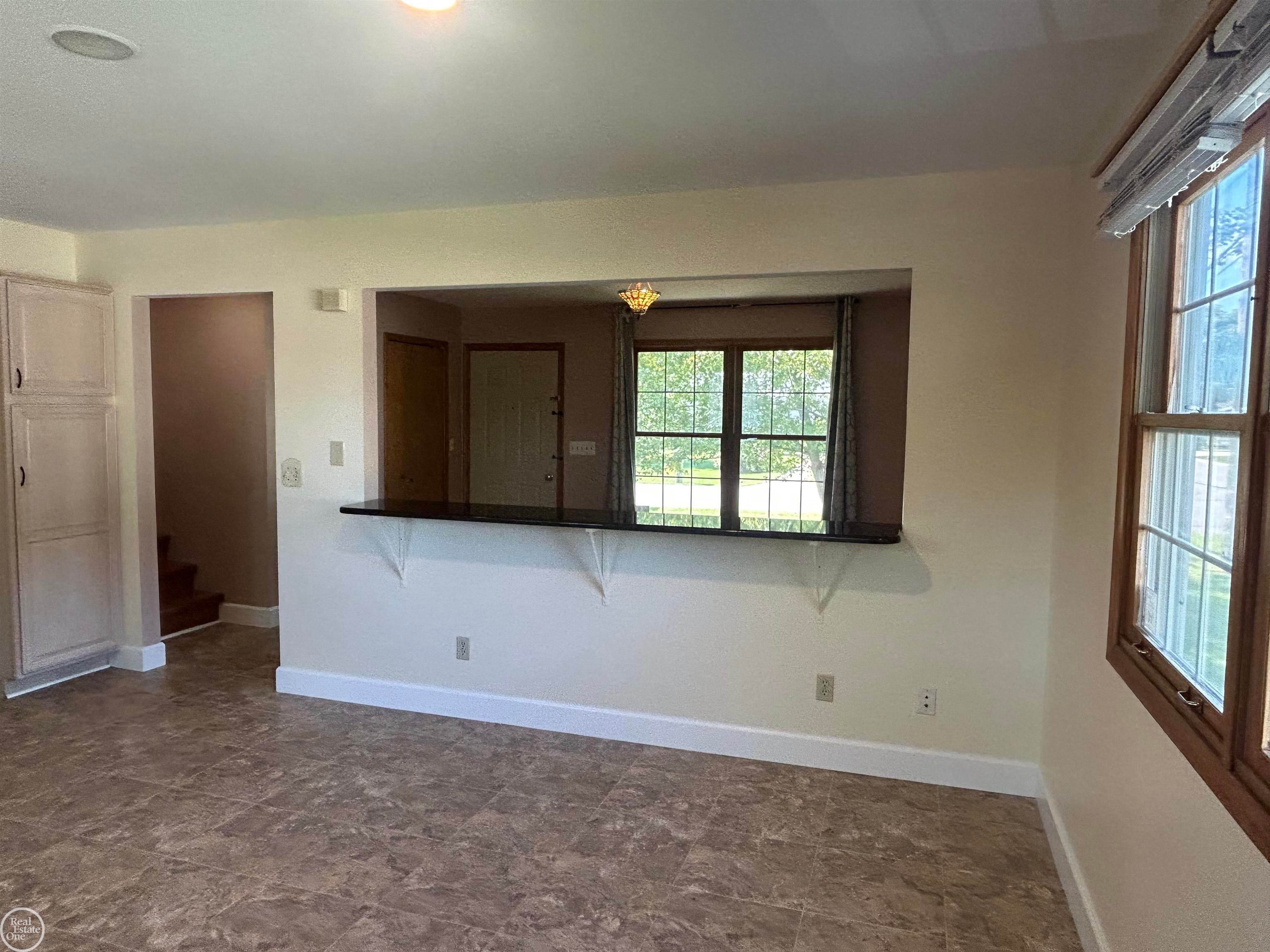 3255 Hessel Avenue Rochester Hills, MI 48307 - Photo 3 of 30 Gallery Image 3