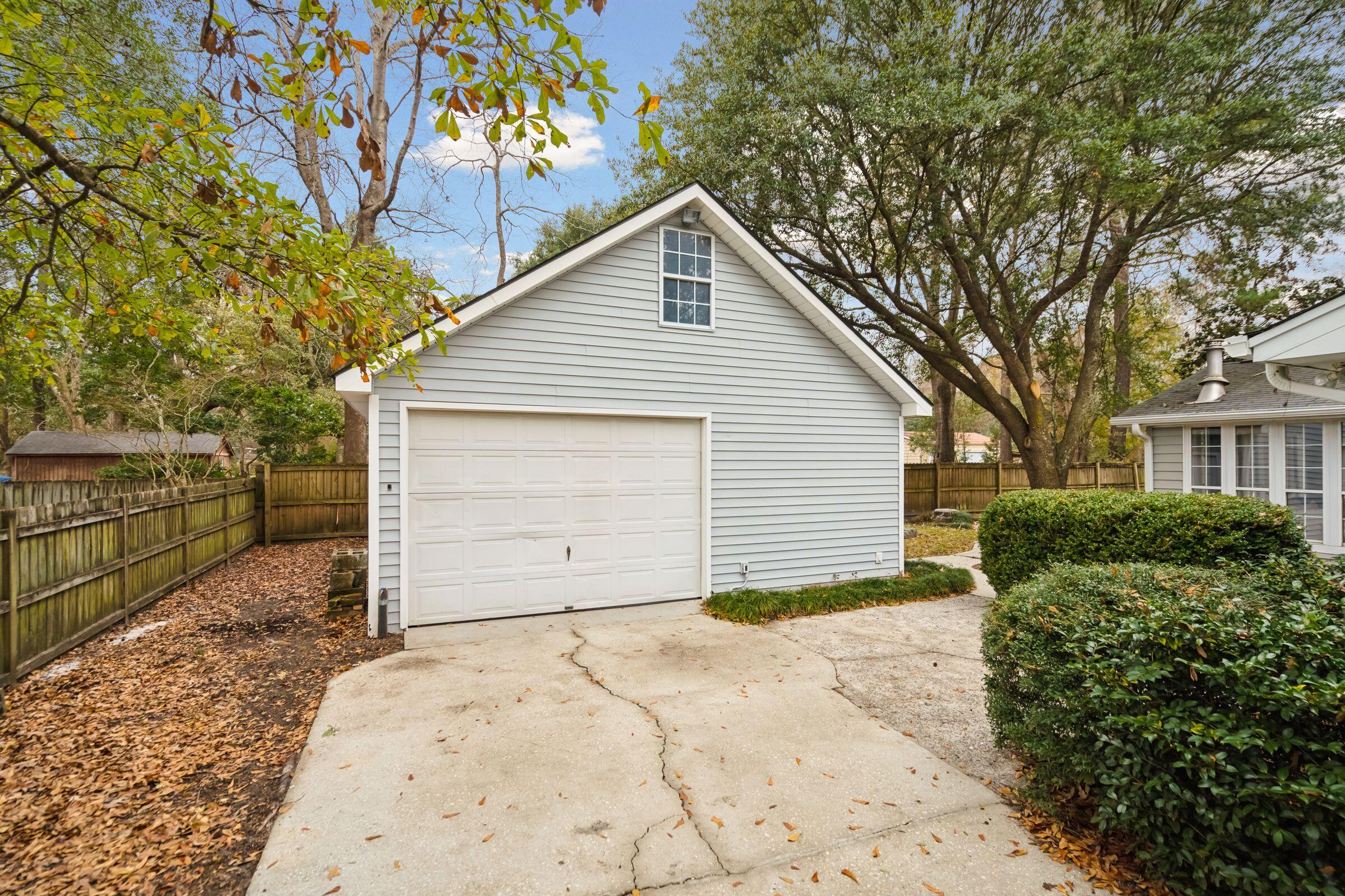 2315 Oakland Road Charleston, SC 29414 - Photo 29 of 37 2315 Oakland Rd