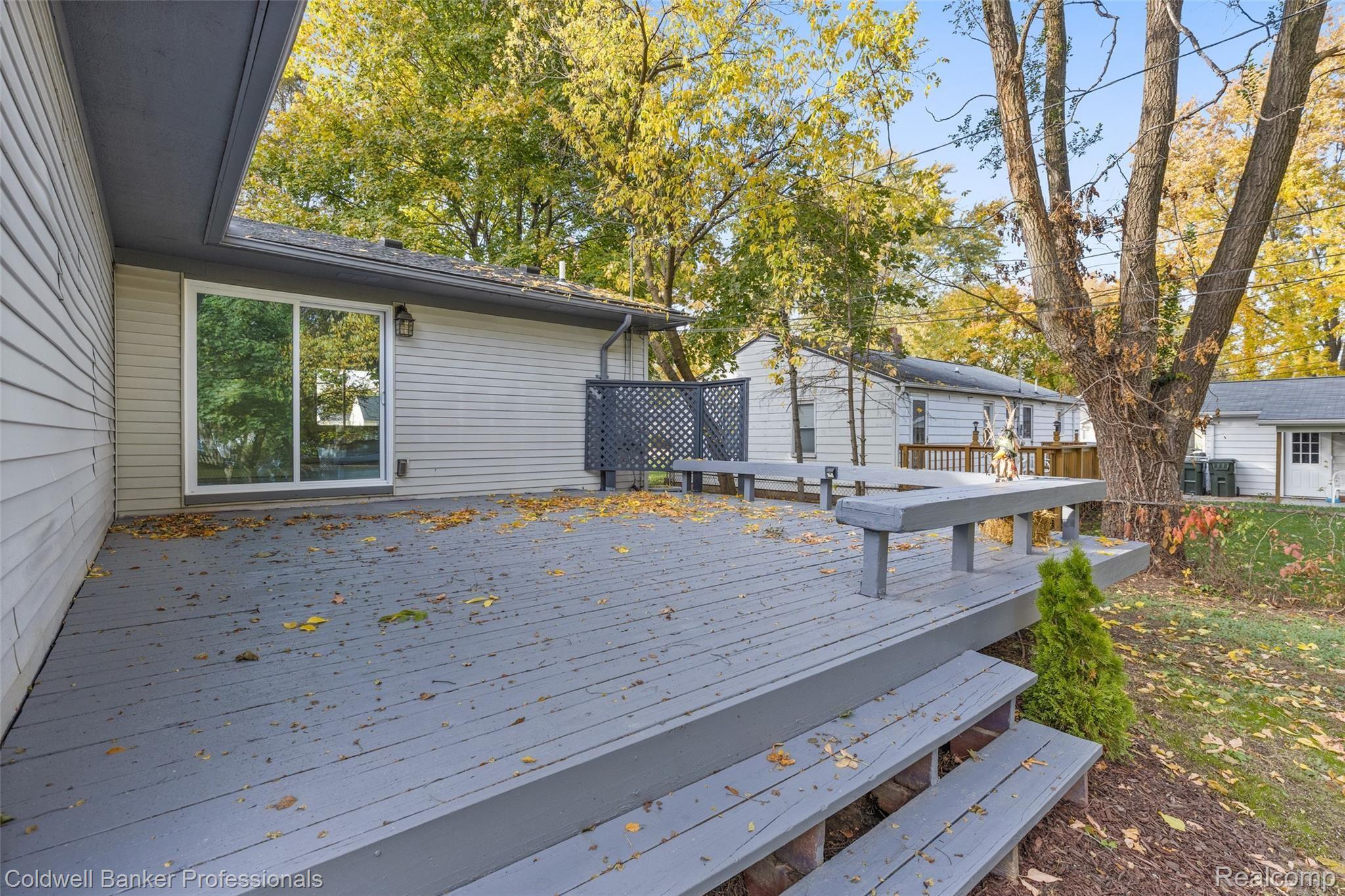 2793 Weaverton Rochester, MI 48307 - Photo 11 of 31 2793 Weaverton St-11.jpg