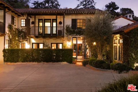 $8,000,000 | 1046 North Norman Place, Los Angeles, CA 90049