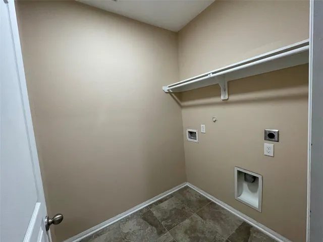 a view of utility room