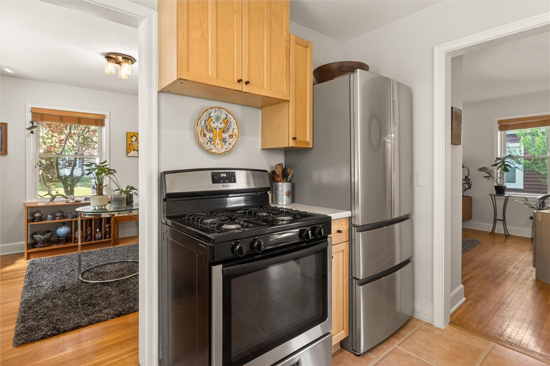 34 Seacliffe Road Irondequoit, NY 14622 - Photo 14 of 41