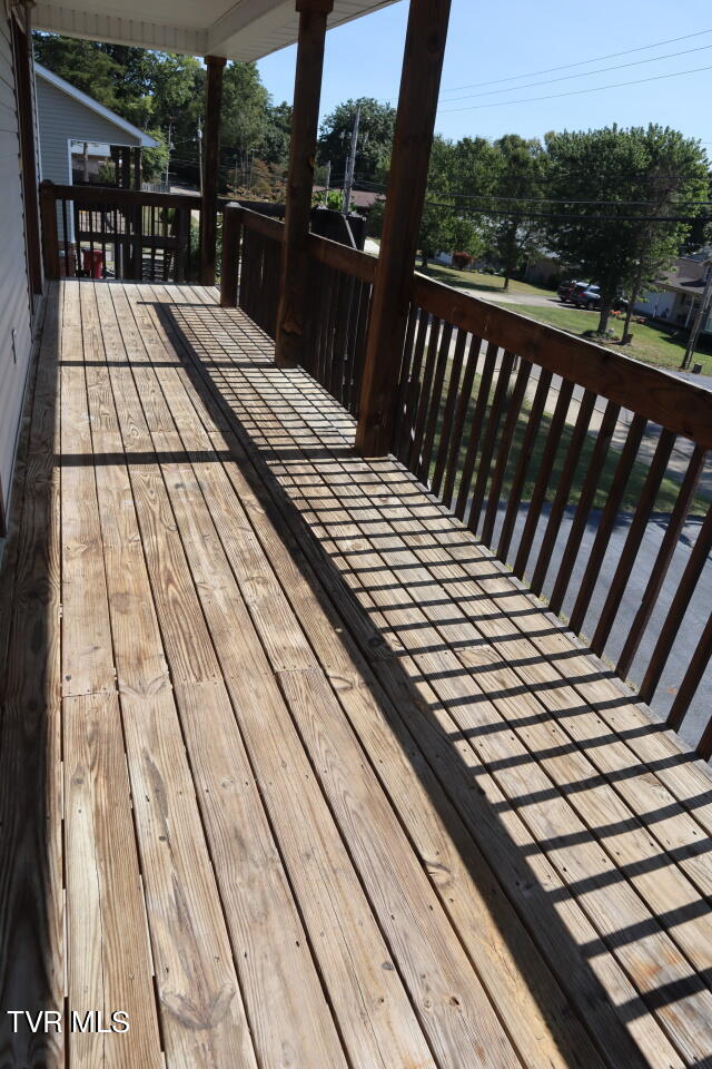 2908 Antioch Road Johnson City, TN 37604 - Photo 4 of 26 Upper Deck