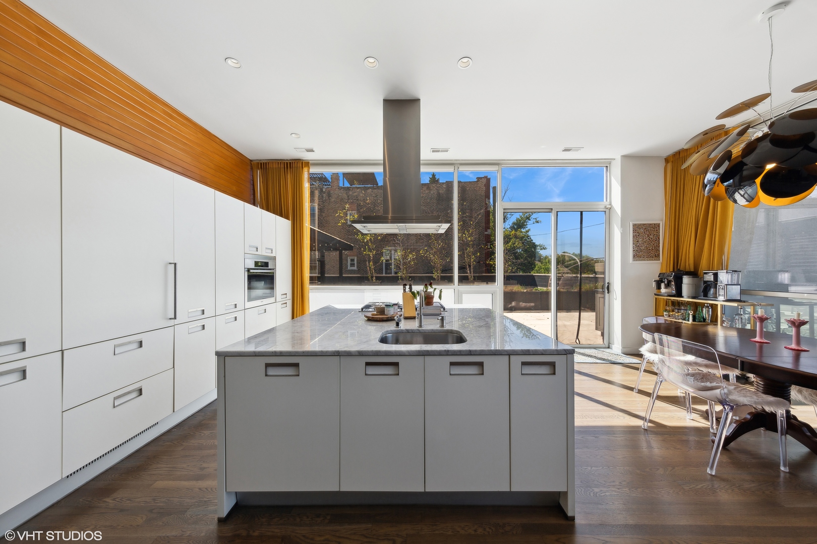 2157 West Division Street, Unit 202 Chicago, IL 60622 - Photo 4 of 15