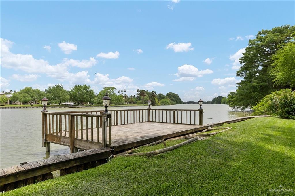 27603 Palo Verde Road San Benito, TX 78586 - Photo 43 of 45 a view of a deck with a yard