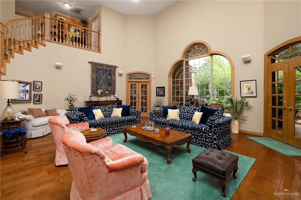 27603 Palo Verde Road San Benito, TX 78586 - Photo 9 of 45 a living room with furniture and a large window
