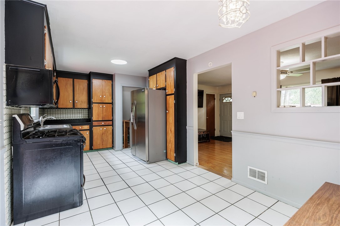 77 Chad Circle Greece, NY 14616 - Photo 11 of 34