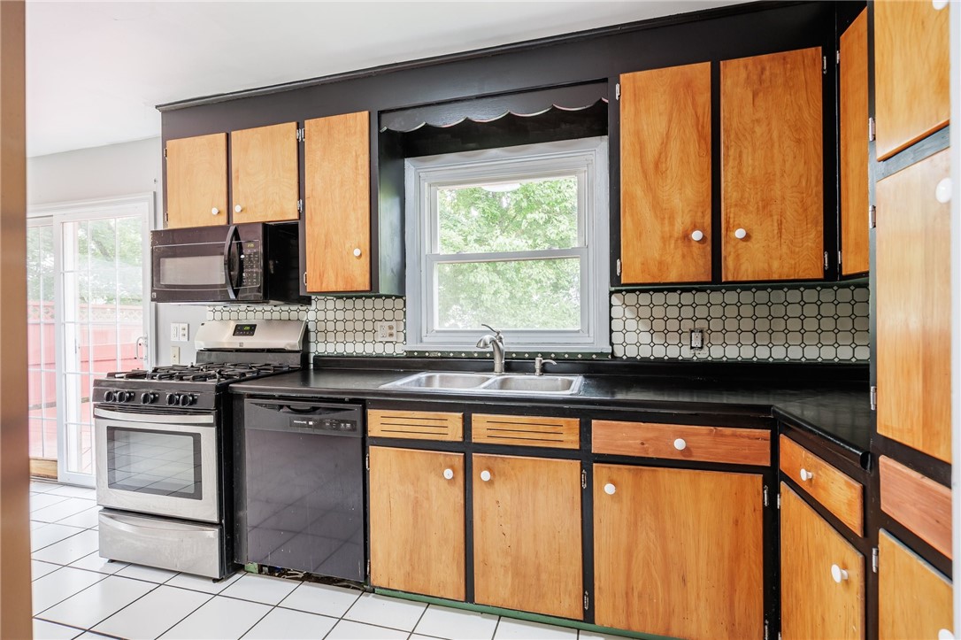 77 Chad Circle Greece, NY 14616 - Photo 13 of 34