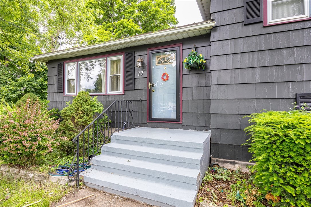 77 Chad Circle Greece, NY 14616 - Photo 3 of 34