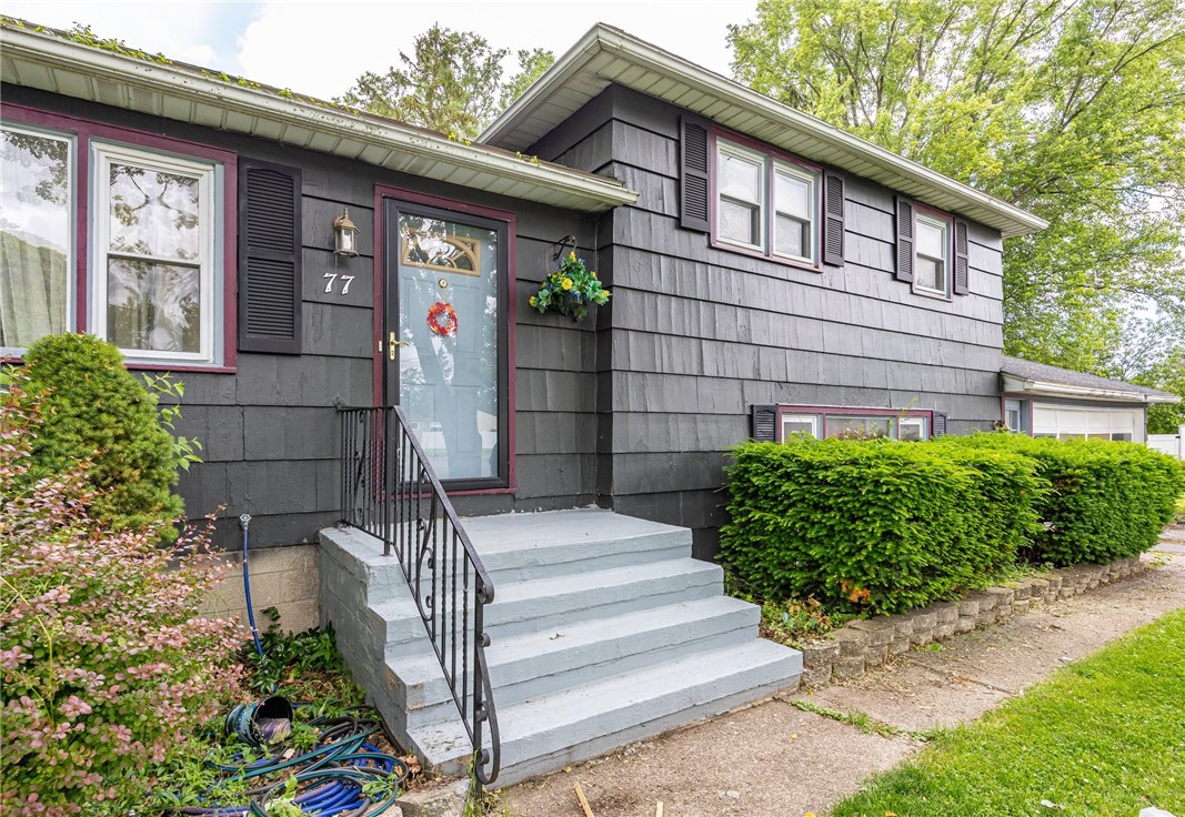 77 Chad Circle Greece, NY 14616 - Photo 4 of 34