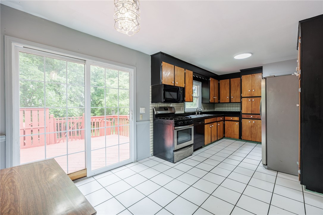 77 Chad Circle Greece, NY 14616 - Photo 9 of 34